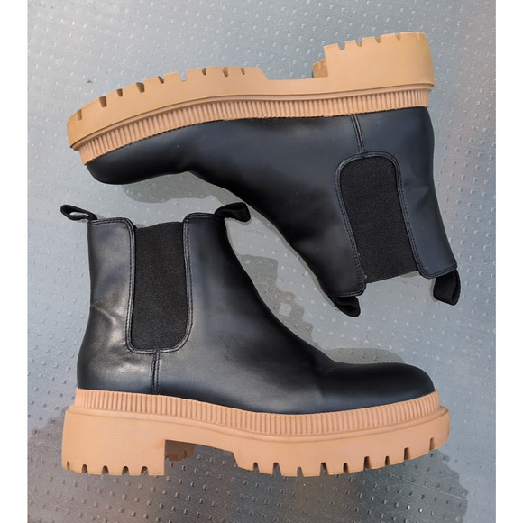 H&M Black Chunky Chelsea Boots Sz 8 Leather Tan Platform Lug Sole Ankle Boot - Picture 1 of 8